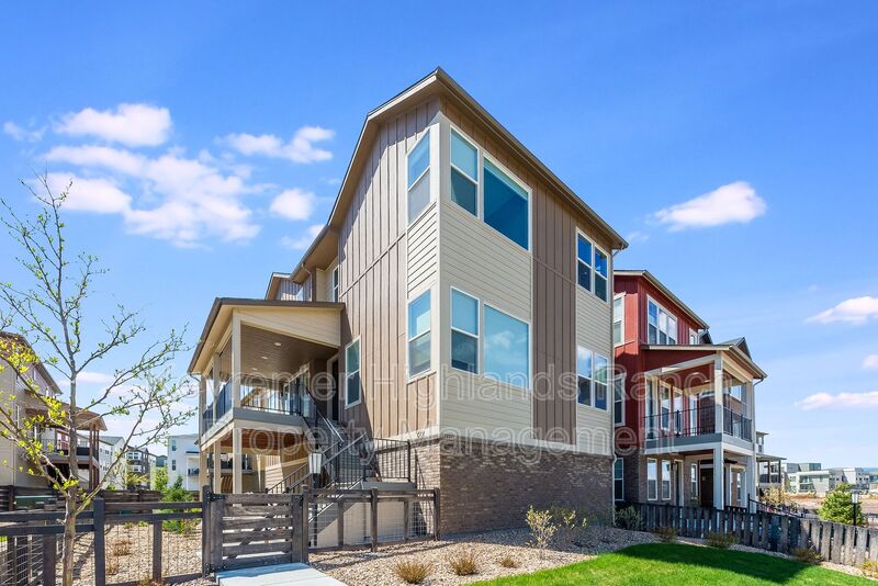 Highlands Ranch House: 955 Ramblestone Lane