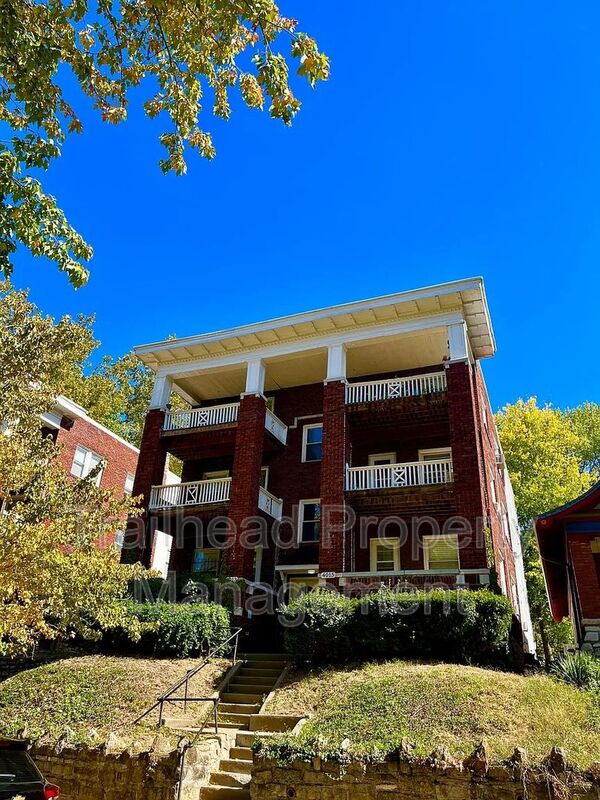 Kansas City House: 4013 Charlotte St