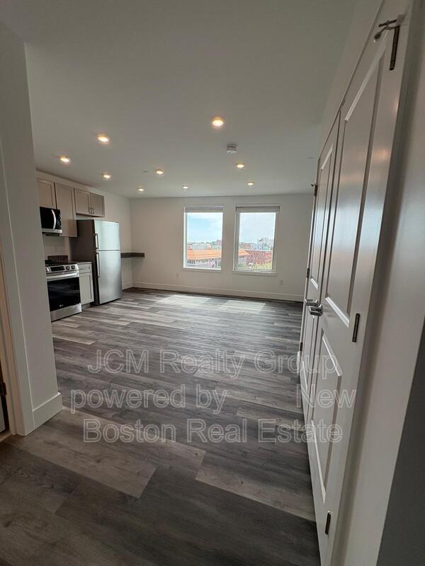 Lynn Condo: 585 Essex Street