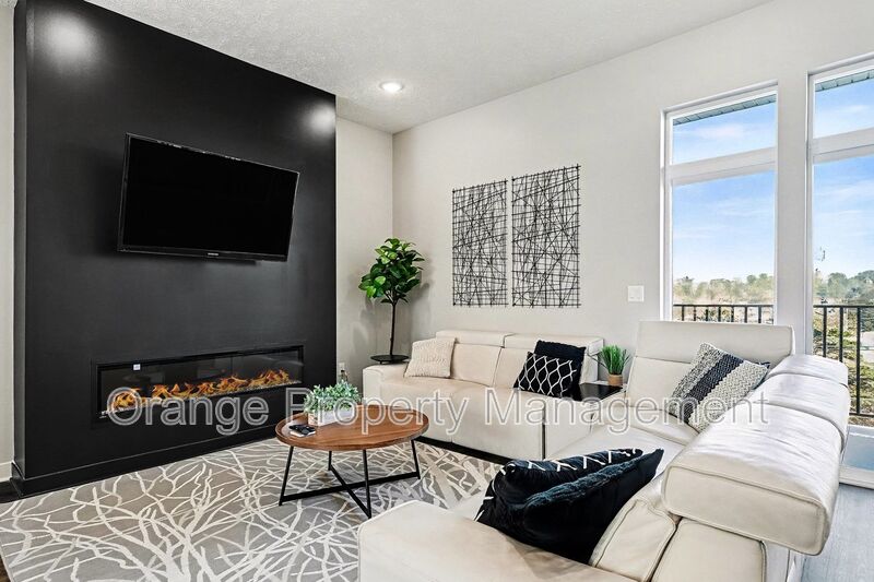 Omaha House: 630 N 46th