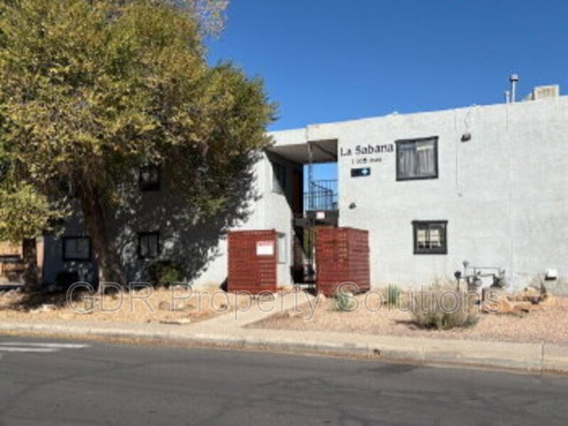 Albuquerque Condo: 1105 Iron Avenue Southwest