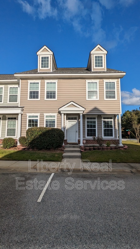 Hinesville House: 827 Terrell Dr