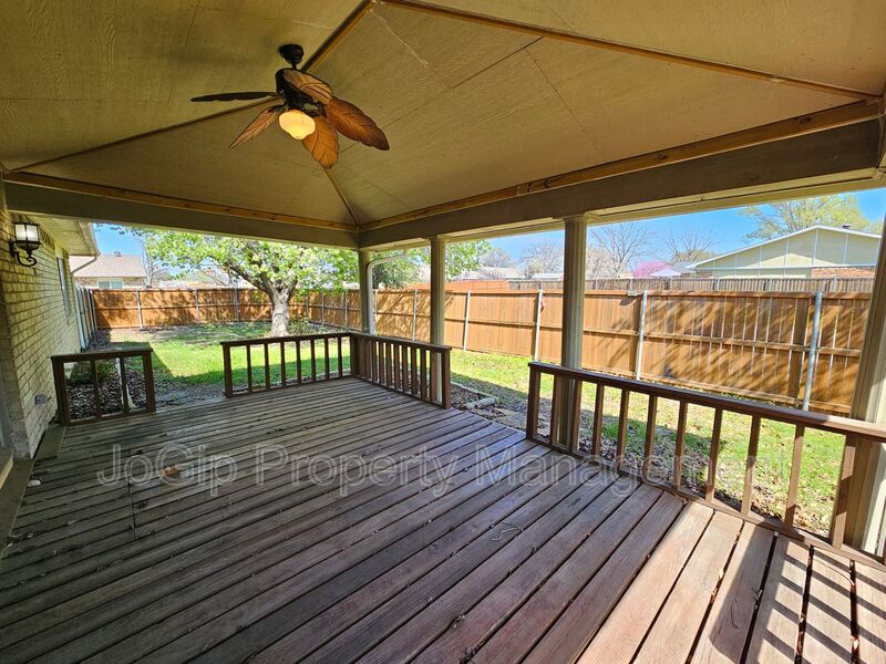 The Colony House: 4933 Ashlock Drive