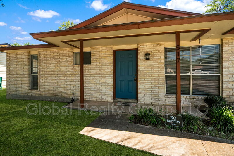 Converse House: 517 Oak Drive