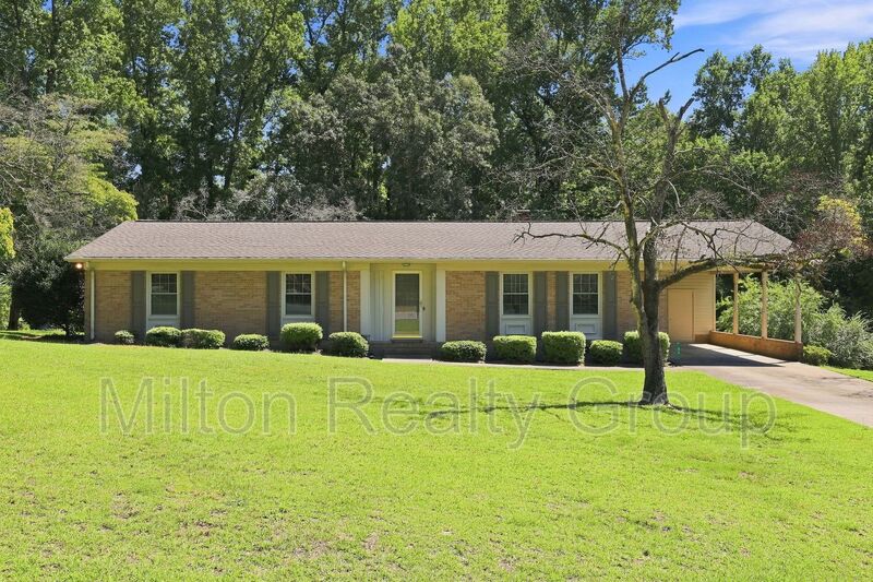 Lillington House: 41 Hillcrest Dr.