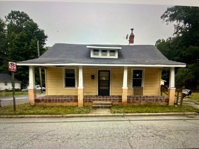Greensboro House: 1608 Hardie St