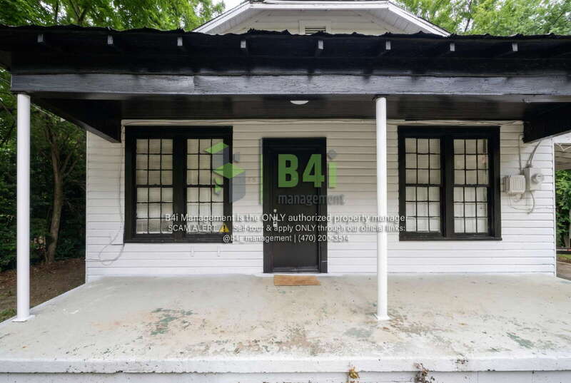 Milledgeville House: 1645 Vinson Hwy SE (A)
