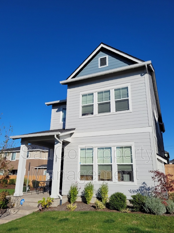 Hillsboro House: 3887 Southeast Muddy Lane