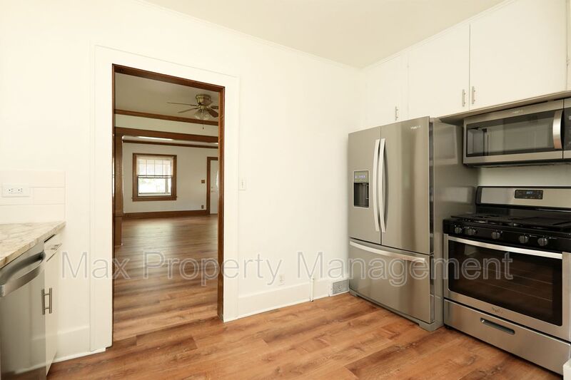 Des Moines House: 1113 Douglas Ave