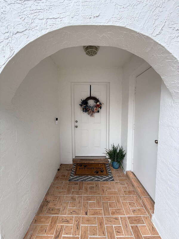 South Daytona Townhome: 910 Big Tree Road