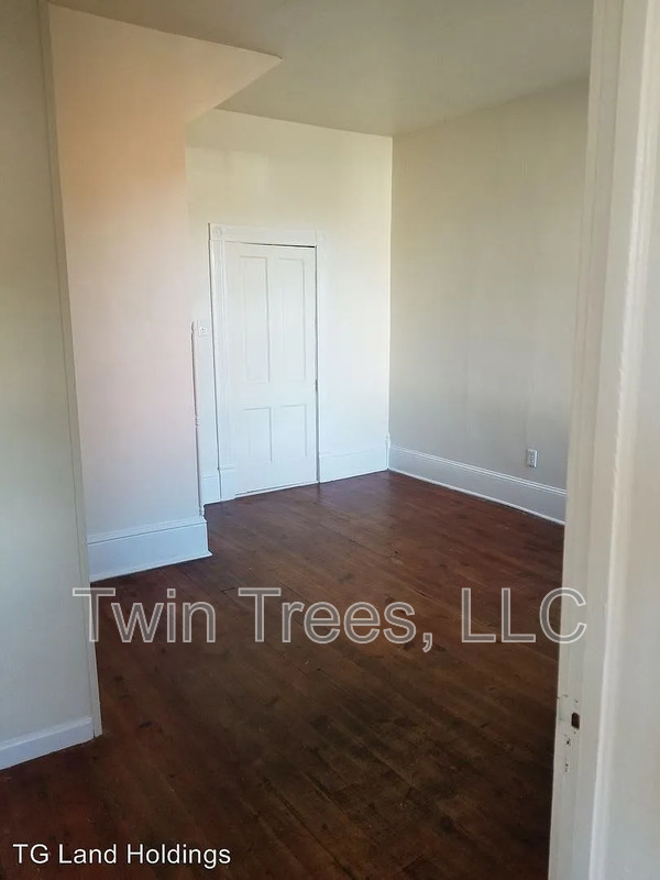 Mount Jackson Condo: 5951 King St