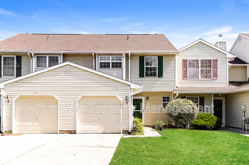 Bordentown Townhome: 2 Salisbury Ct