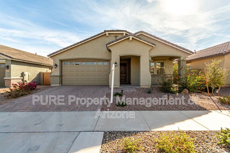 Surprise House: 16085 W Alameda Rd