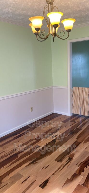 Beautiful wood flooring 4 Bedroom Home!! - Photo 6