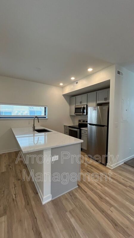 Lincoln Condo: 2230 R Street