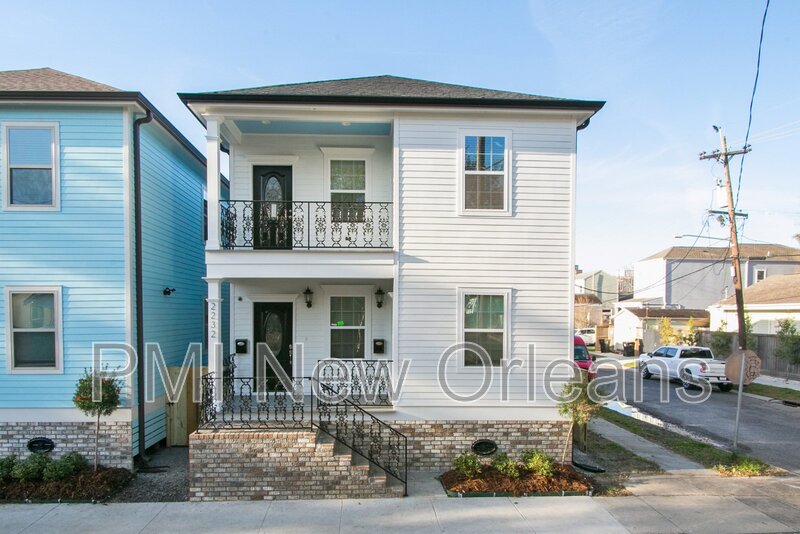 New Orleans Townhome: 2234 Bienville St