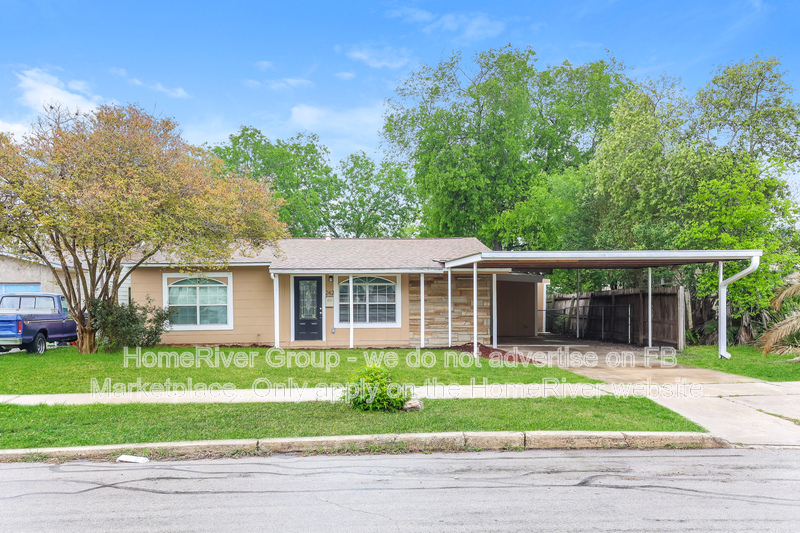 San Antonio House: 242 E Ackard Pl