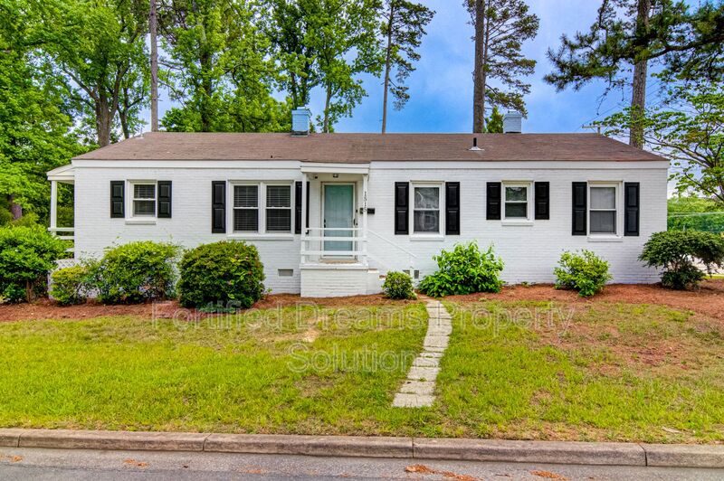 Greensboro Condo: 1604 W Lake Dr