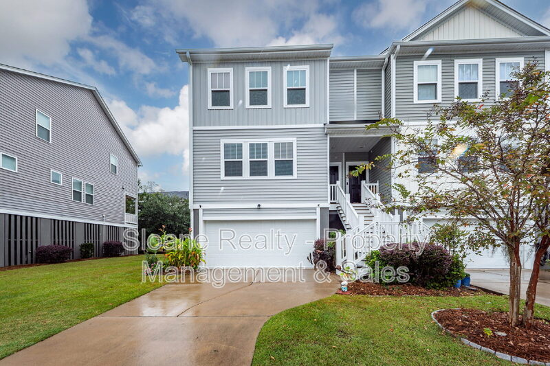 Johns Island Townhome: 211 Winding River Drive