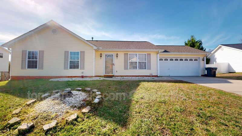 Greer House: 206 Juniper Leaf Way