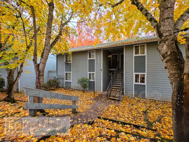 BEAVERTON Condo: 12145 SW GINGHAM LN