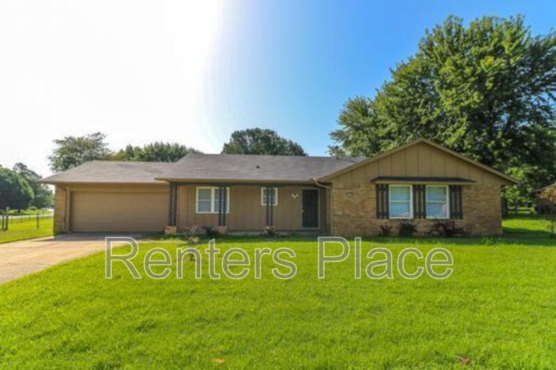 Broken Arrow House: 11760 E. 128th Pl.