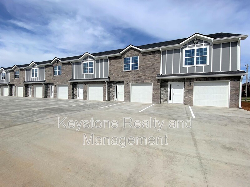 Clarksville Townhome: 580 Heritage Pointe Drive