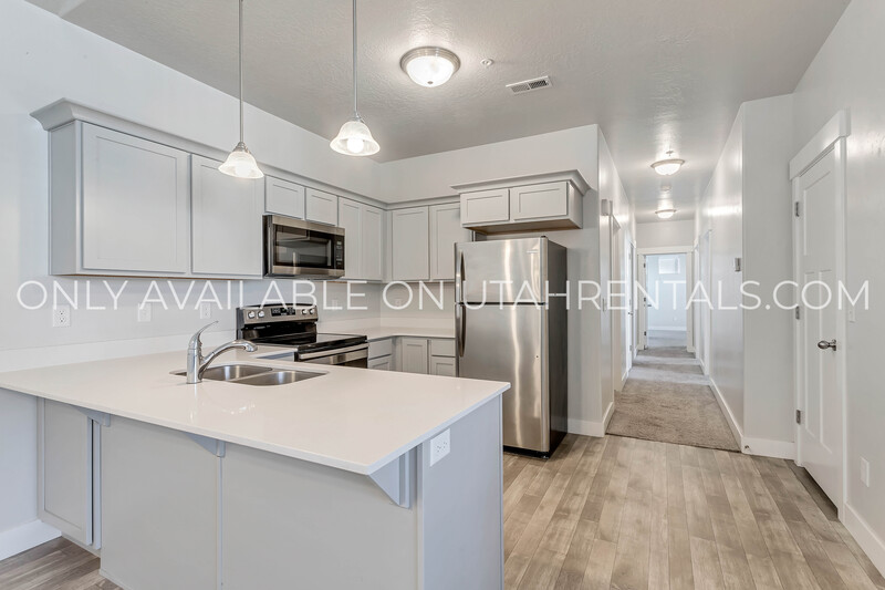 Vineyard Condo: 627 N Sun Peak Dr