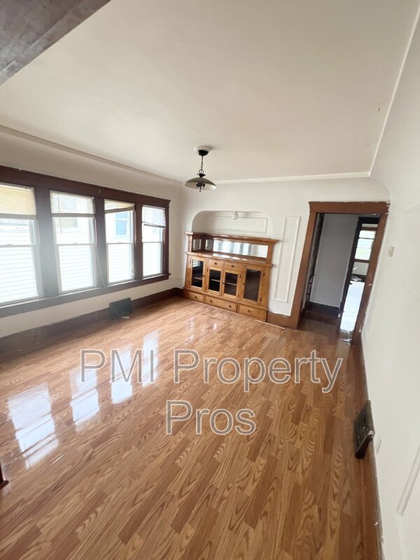 Milwaukee Condo: 2875A N 25th St