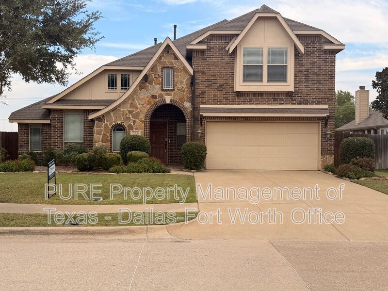 Mansfield House: 511 Carnation Lane