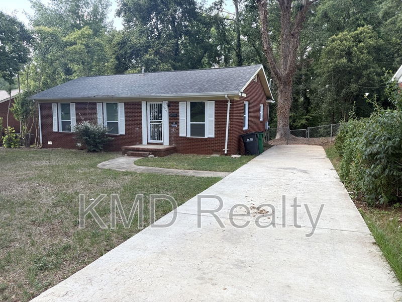 Charlotte House: 3900 Crestridge Drive