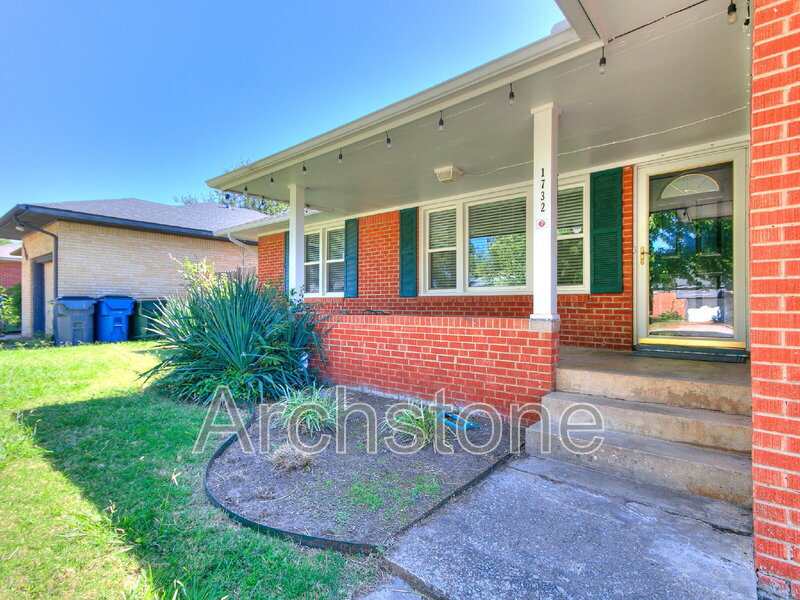 The Village House: 1732 Carlisle Road