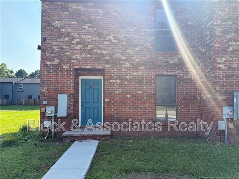 Fayetteville House: 1422 Tangora Lane