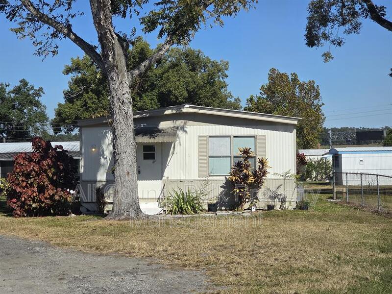 Lakeland Condo: 2735 W 10th St.