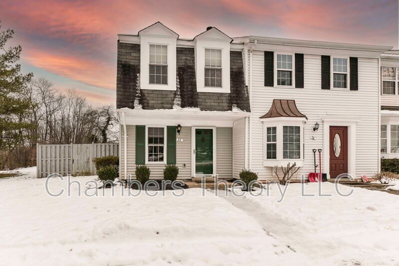 Sterling House: 60 Benton Ct.