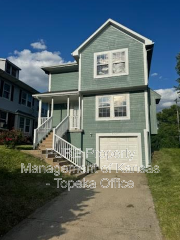 Kansas City House: 3227 Park Ave