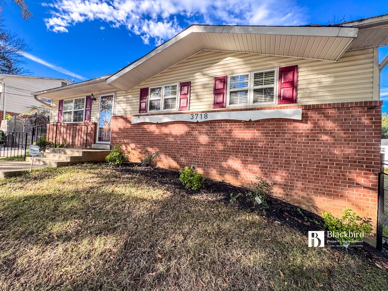 Hillcrest Heights House: 3718 Dianna Road