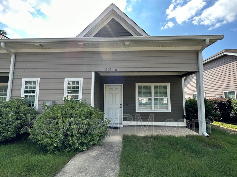 North Augusta Townhome: 306 Alta Vista Ave
