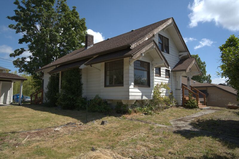Seattle House: 2406 E Columbia St