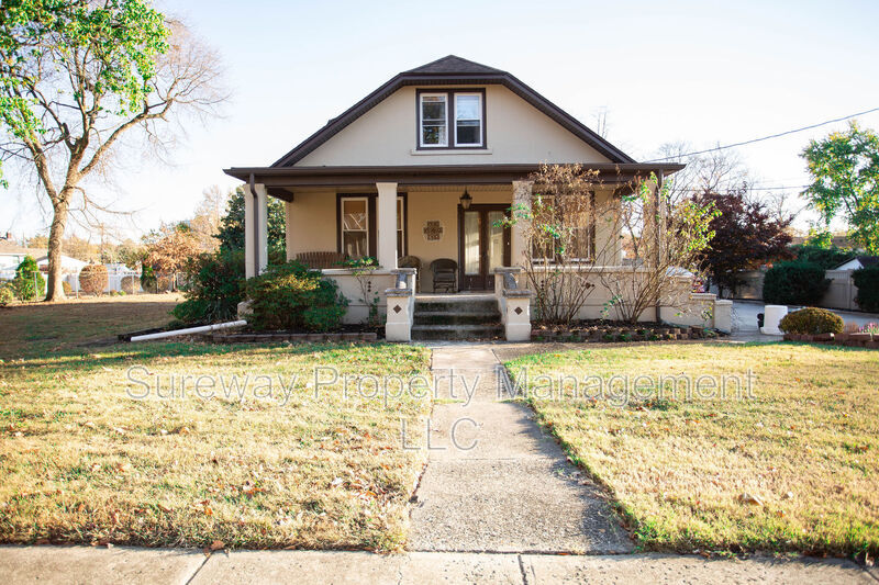 Cherry Hill House: 413 Yale Ave