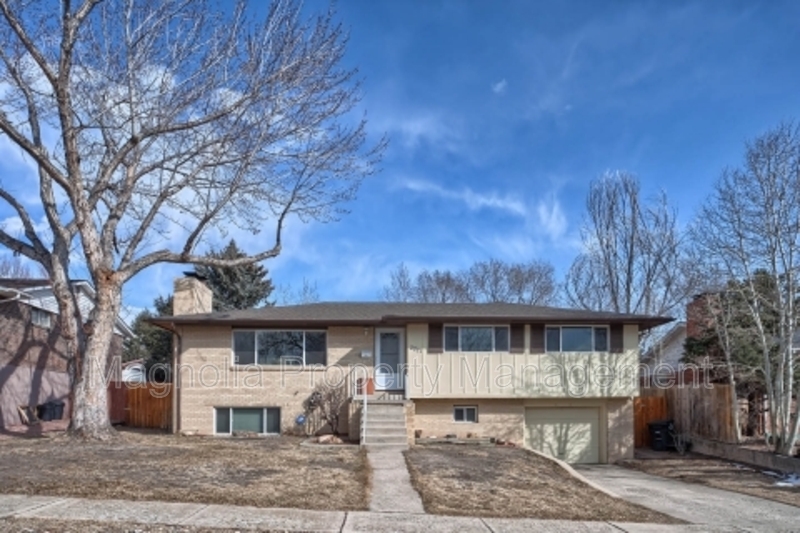 Colorado Springs House: 2021 Snyder Ave