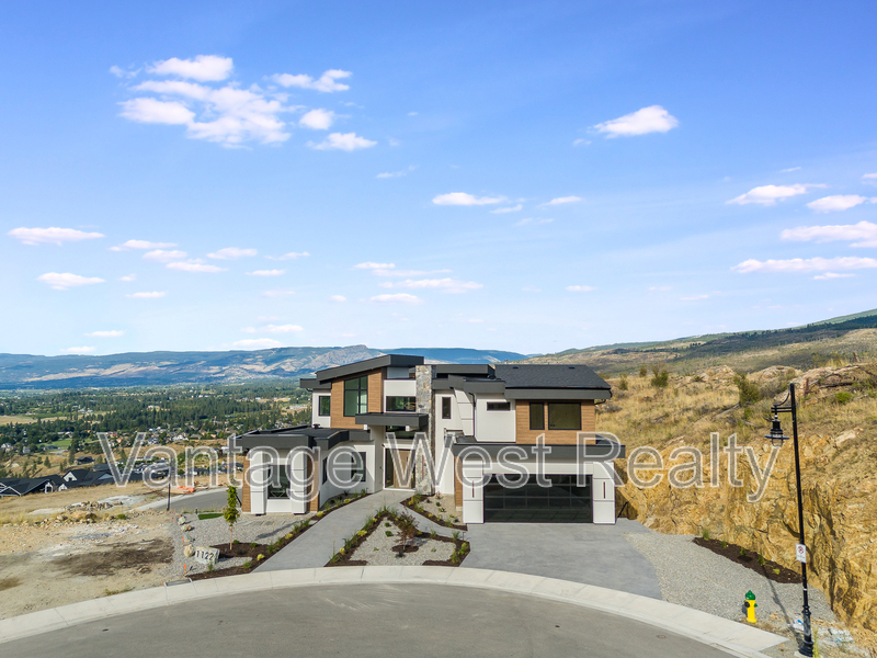 Kelowna House: 1122-A Pearcy Court