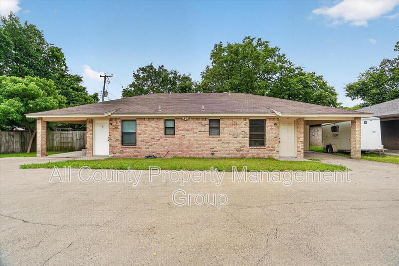 Benbrook Condo: 119 Del Rio Avenue
