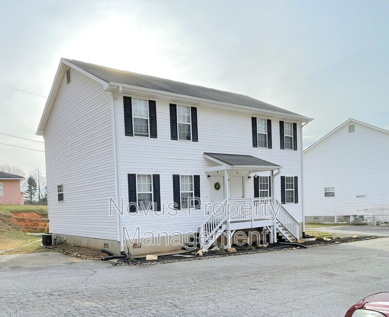 Bowdon Condo: 160 Smith Avenue