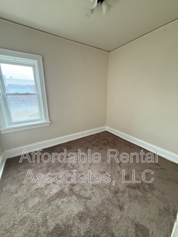 Milwaukee Condo: 1020 W National Av