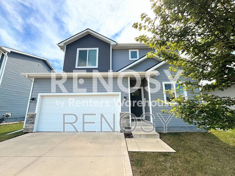 Urbandale House: 16620 Oakwood Dr