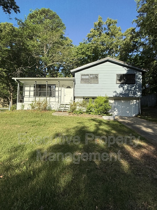Centerpoint House: 1332 4th Way