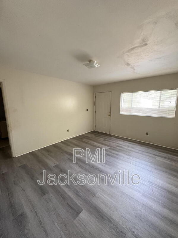 Jacksonville House: 5216 Seaboard Ave