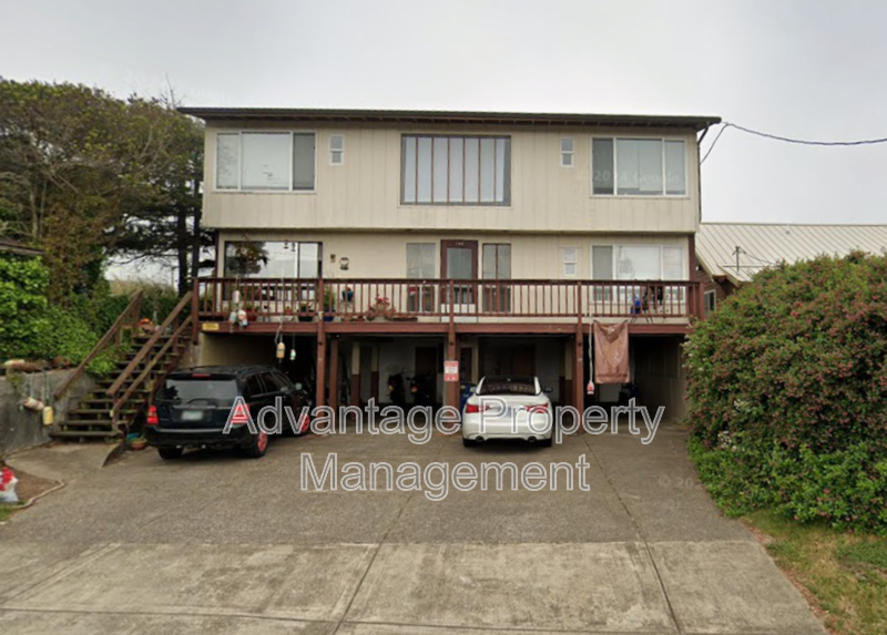 NEWPORT House: 146 SW Cottage ST