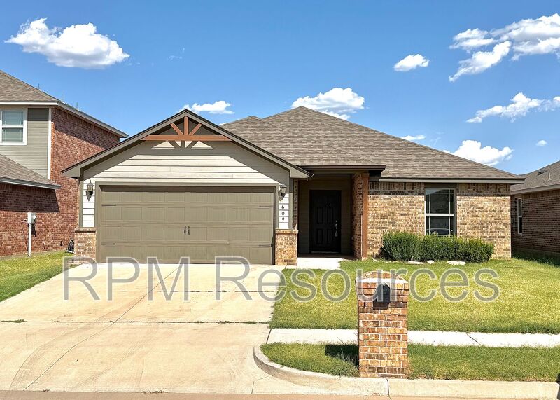 El Reno House: 1609 Burgundy Dr